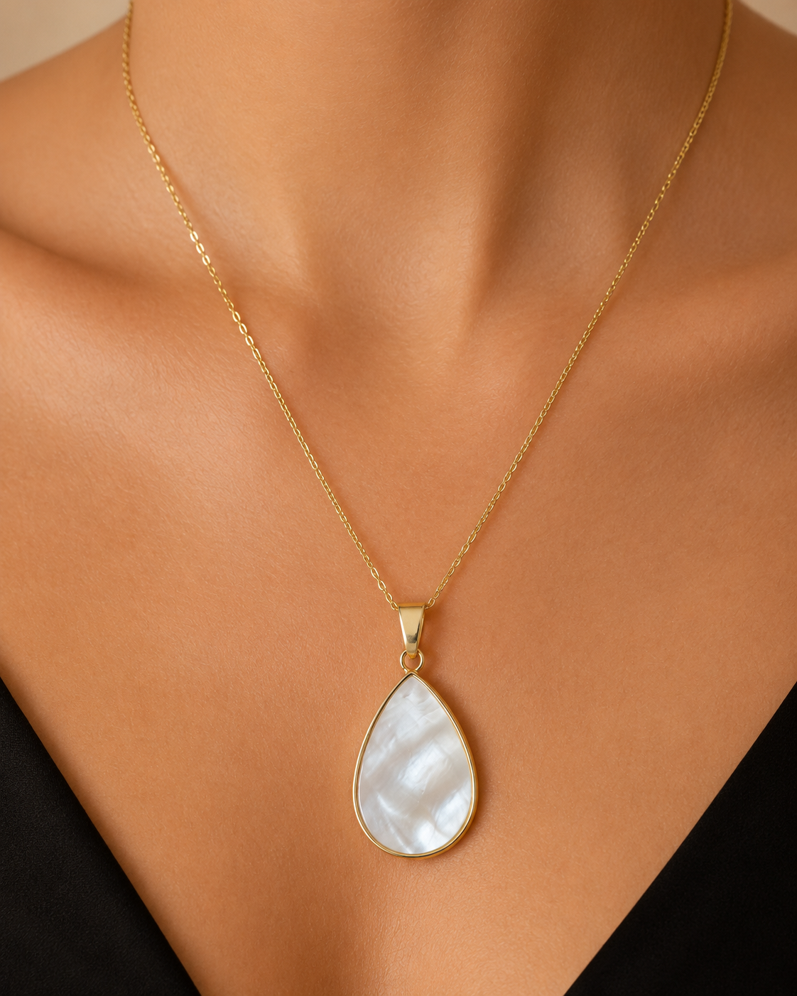 Luna Pearl Necklace